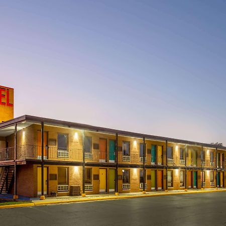 Starved Rock Motor Inn Travelodge By Wyndham Streator Exterior foto