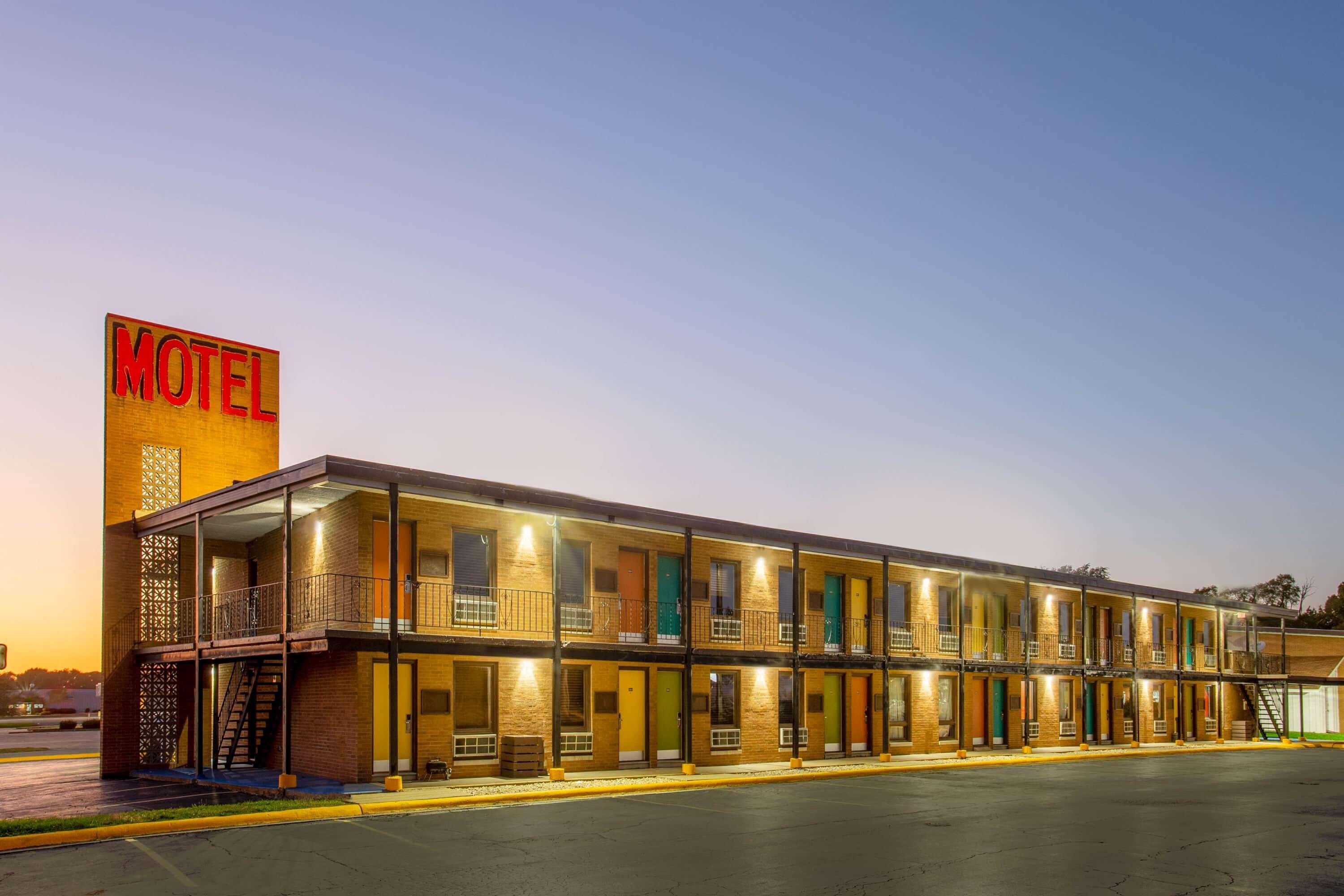 Starved Rock Motor Inn Travelodge By Wyndham Streator Exterior foto